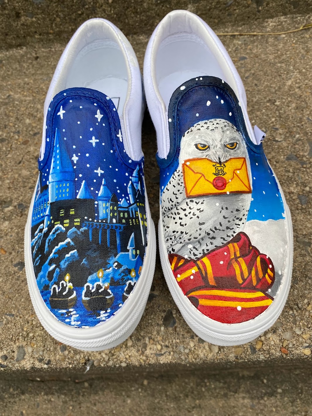 Harry Potter · Hogwarts & owl, hand-painted by Nika B
